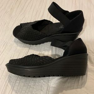 Black wedge heels